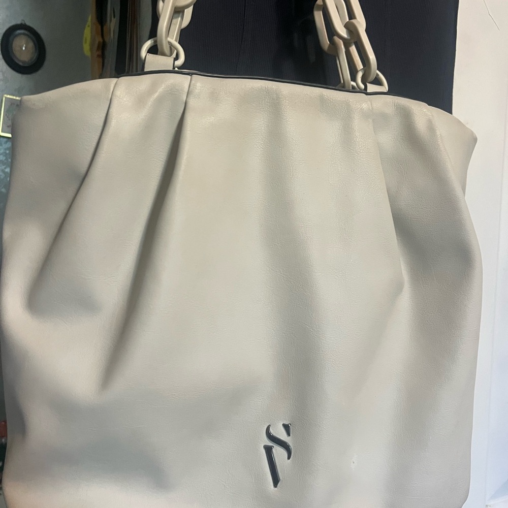Vera Wang Cream Shoulder Bag
